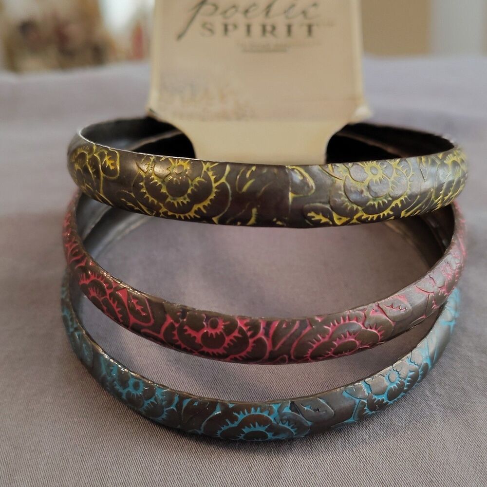 Poetic Spirit Multicolor Floral Bangle Bracelet Set of 3 - Picture 2 of 2
